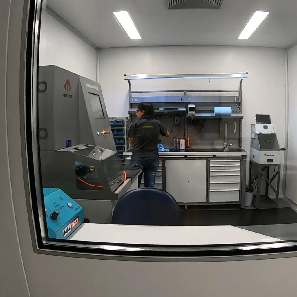 Laboratório de Injeção da GIROTTI